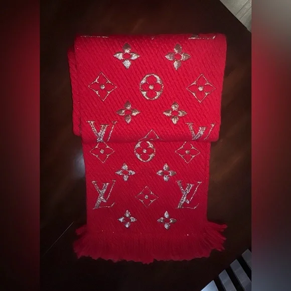 Louis Vuitton Logomania Shine Scarf - 💯% authentic - Picture 3 of 7